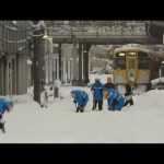 【大雪】西武池袋線 懸命な復旧作業　埼玉県飯能市